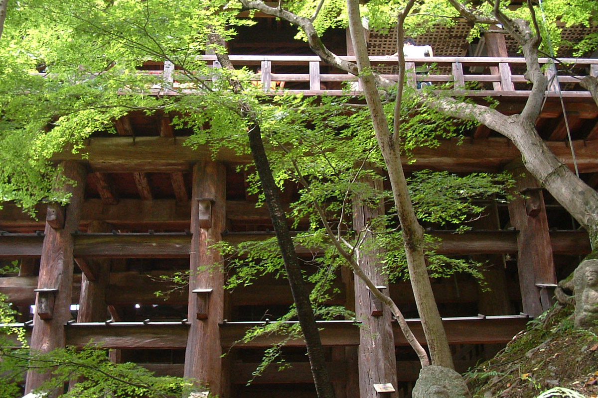 写真：築375年国宝清水寺懸崖造り（写真：天野 彰）