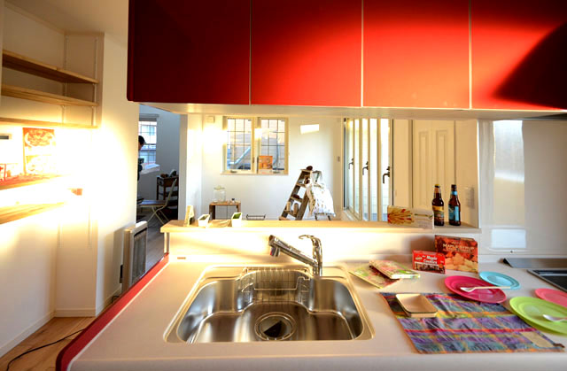レッドのキッチン）