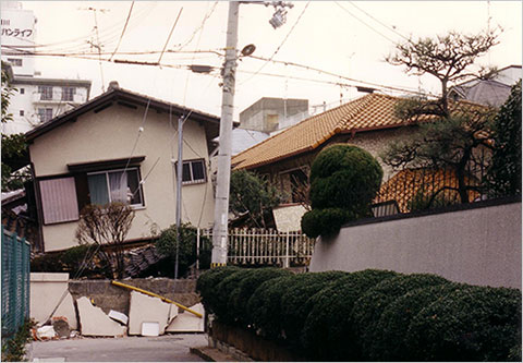 地震後の住宅の姿