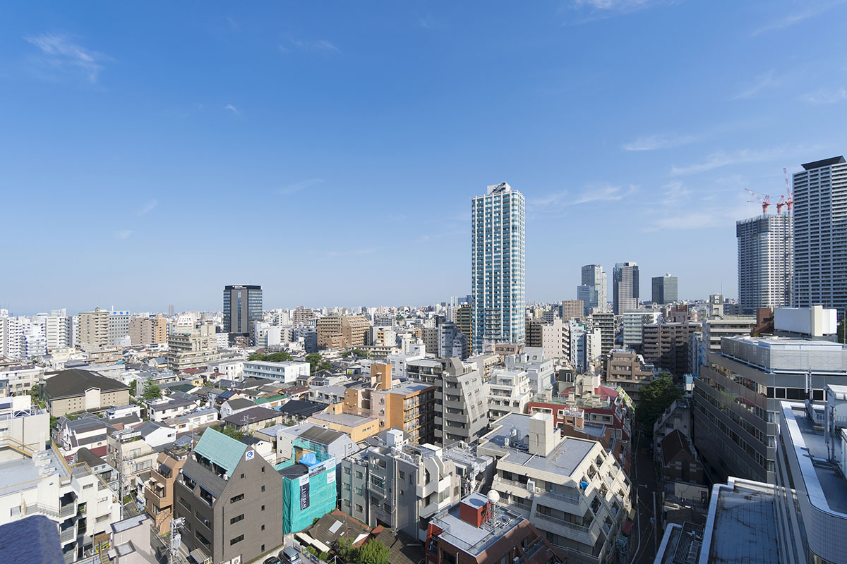 東京都市風景 新宿高層ビル街から望む西新宿5丁目 中野坂上方面 再開発ラッシュ地域