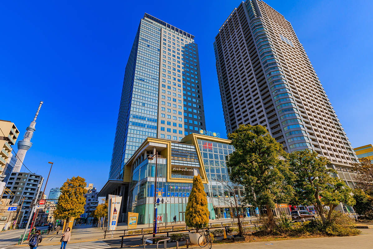 東京 墨田区の都市風景 オリナス錦糸町とオリナスタワー