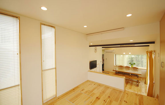 自然の温もりと明るさを感じるＬＤＫ　　築20年の戸建リノベーション