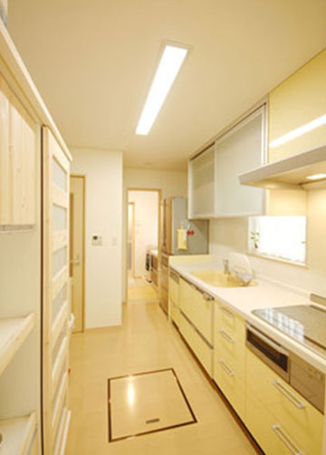 自然の温もりと明るさを感じるＬＤＫ　　築20年の戸建リノベーション