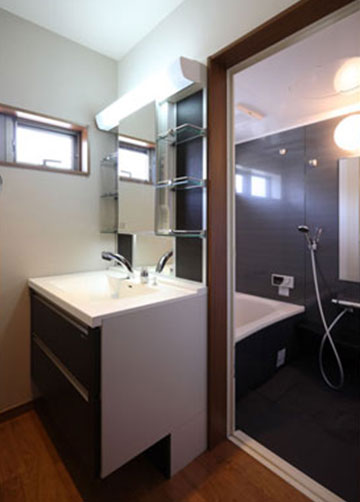 暖かみのある我が家へチェンジ！　　築30年戸建リノベーション