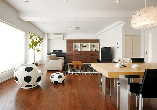 リビングにはすっきりモノをしまえる飾り棚付きの壁面収納