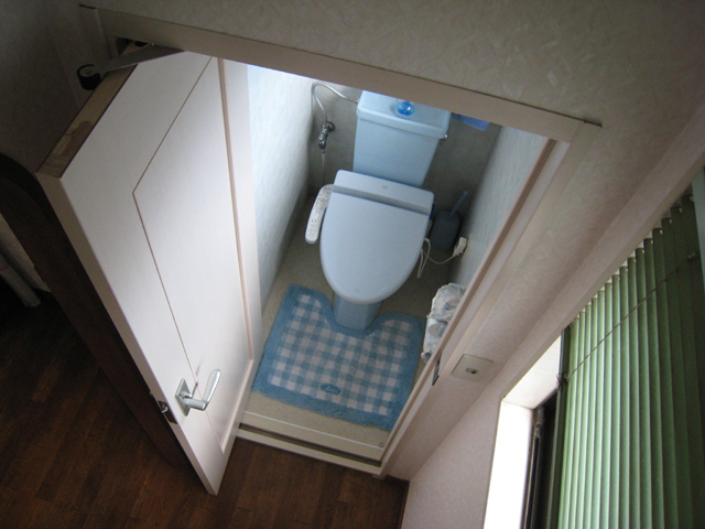 AFTER：トイレドア2