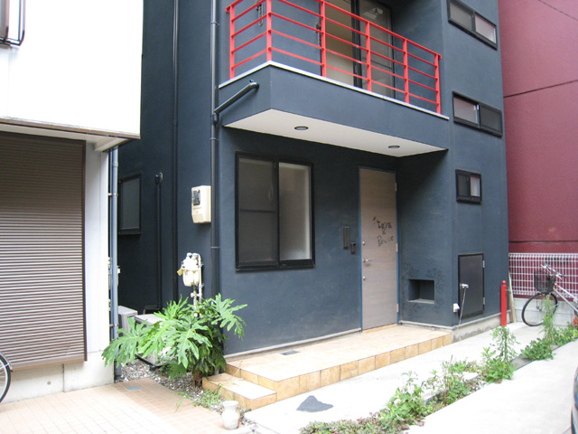 BEFORE：エントランス