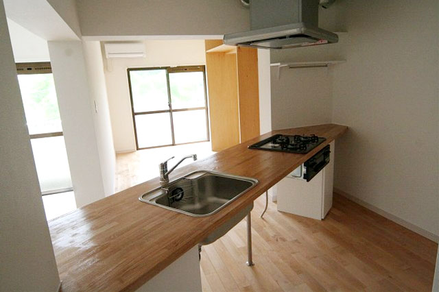 A室：開放的なキッチン