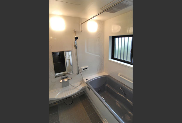 ユニットバスルーム