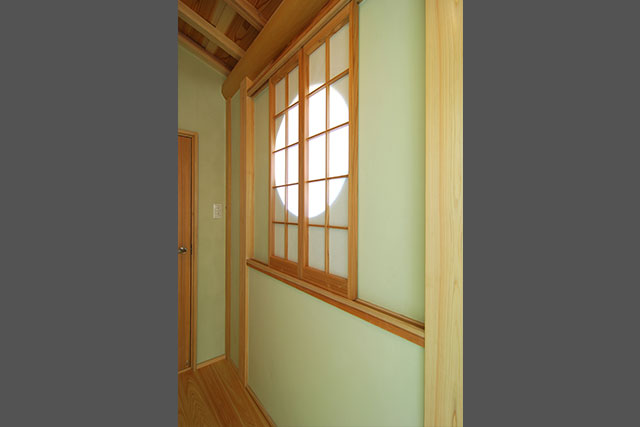 After　縁側の明り取り。お客様には暗くなるのは嫌なので、明り取りをとの要望。遊び心も忘れません。