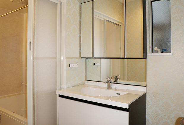 高級洗面化粧台ルミシスは重厚感あり