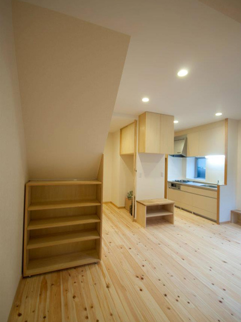 寝室コーナーからキッチン