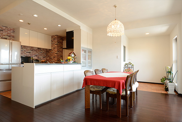 壁の撤去で実現！広さを重視したリビングの間取り変更