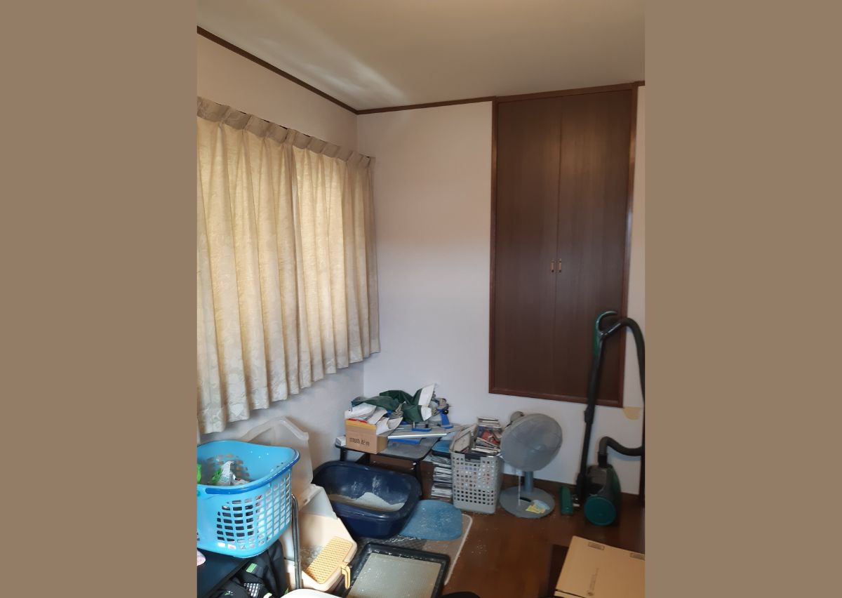 洋室 BEFORE｜もともと6畳の洋室だった部屋。この部屋を、廊下と2畳の書斎2部屋に間仕切りを変更しました。