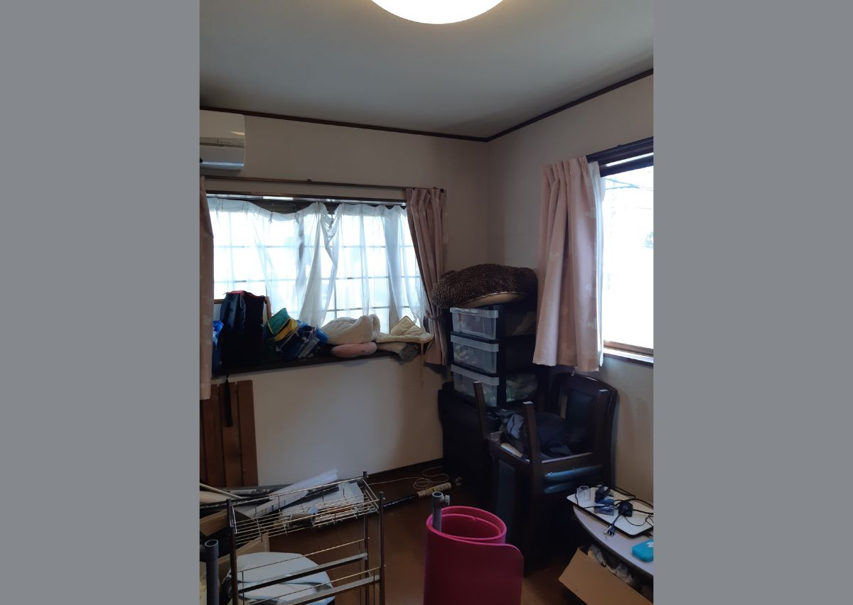 寝室 BEFORE｜個室にした部屋とは別の6畳のお部屋。普段使わないものなどを置いている部屋でした。