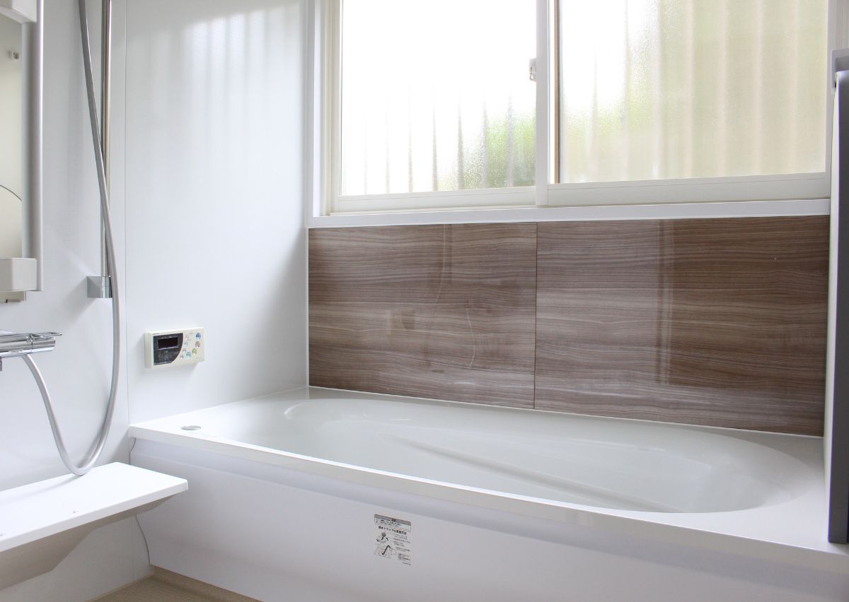 浴室 AFTER｜冬も冷やっとしない暖かい浴室。1坪サイズに拡張し、足を伸ばしてゆったりくつろげます。