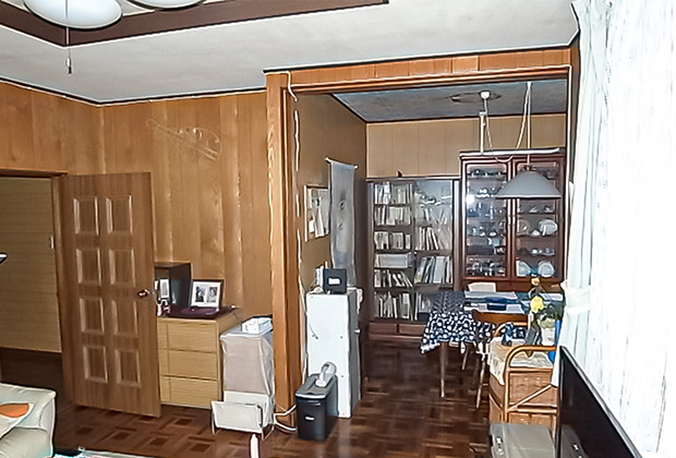 LDK before：リビング・ダイニング・キッチンがそれぞれ孤立した間取り。壁が多く、暗い印象でした。