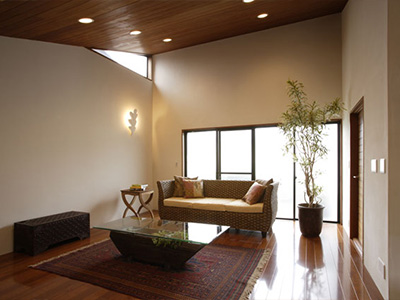 バリの家具と自然素材がマッチしたモダンスタイル・RCハウス