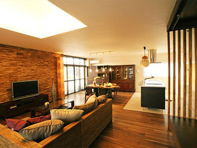 築20年のマンションをフルリフォーム～彩りゆく表情で魅せるリゾートハウス