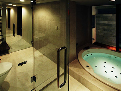 閉鎖的な延べ床24坪をリゾートバスのある家へ全面改装