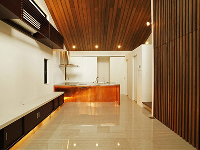 閉鎖的な延べ床24坪をリゾートバスのある家へ全面改装