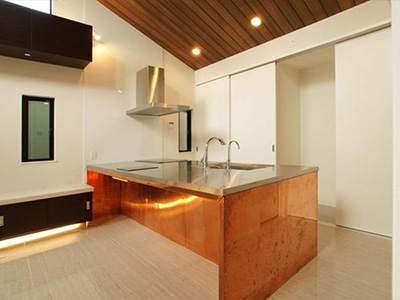 閉鎖的な延べ床24坪をリゾートバスのある家へ全面改装