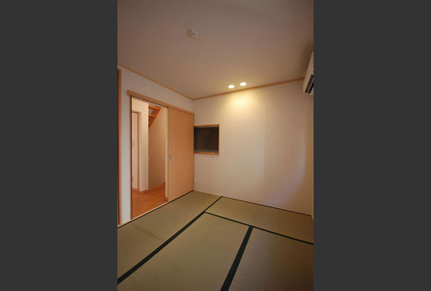 2階和室。主寝室として使用。 