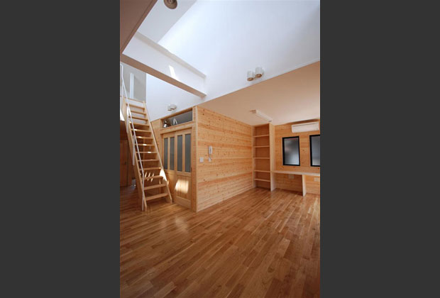 1階を大らかに包む、小屋空間の吹抜