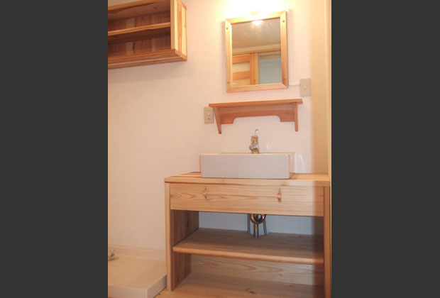 杉の洗面化粧台を製作