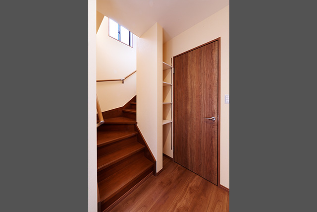 1階からみた階段