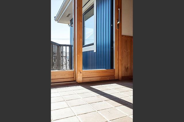 バルコニー前の広縁。洗濯物を干しても○