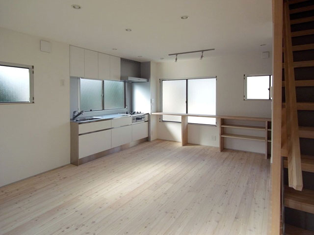 物干しコーナーからキッチンエリアへの見返し