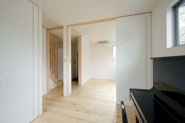 1階の寝室も引き戸で2部屋に分割使用が可能