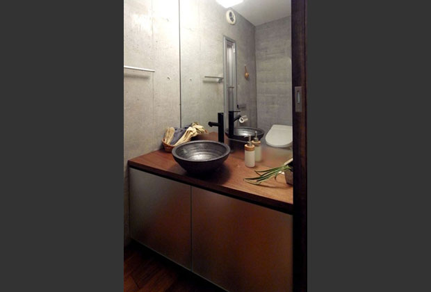 トイレ内も和テイストにリノベーション