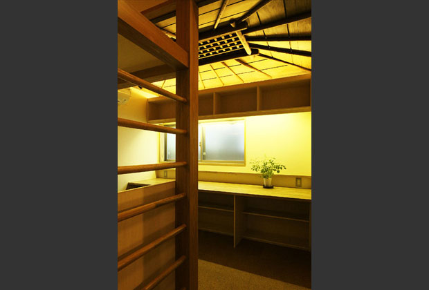 既存天井を活かしたワークスペース 既存天井を活かしたワークスペース