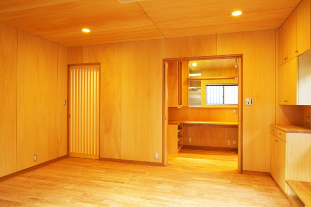 明るいリビングダイニング3