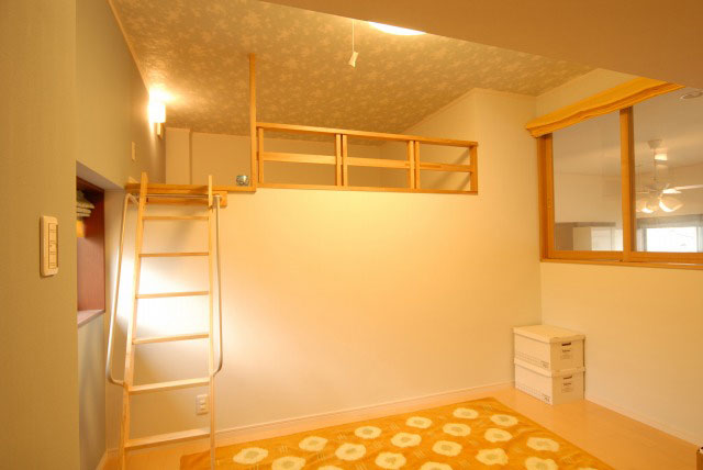 ロフトのある子供室-1