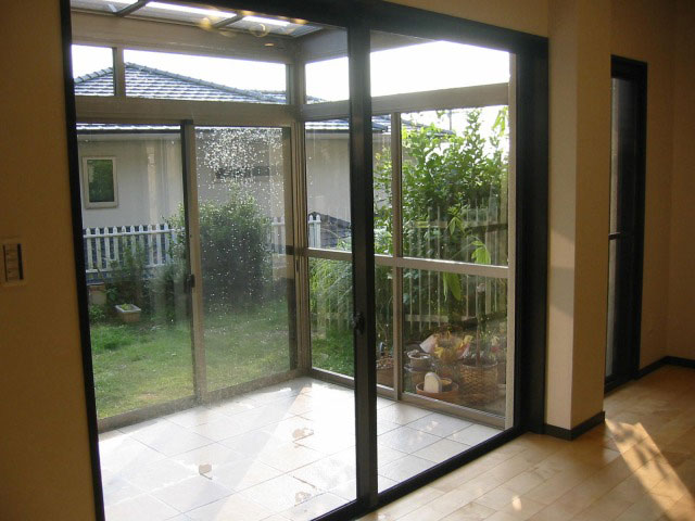 リビング南側に設置したサンルーム