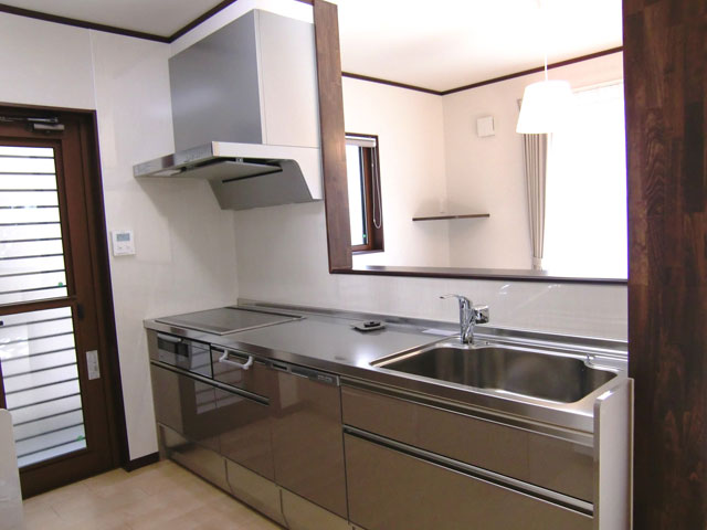 AFTER：ご家族のコミュニケーションが広がるオープンキッチン