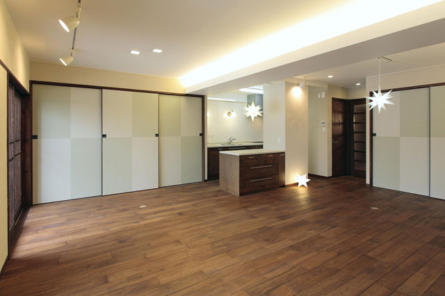 天井を照らすことで部屋がやさしい光につつまれます