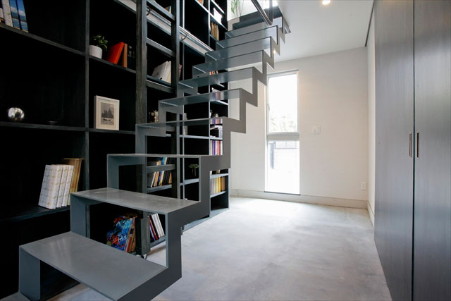 多目的に使える、土間仕上げの広い玄関ホール。 多目的に使える、土間仕上げの広い玄関ホール。