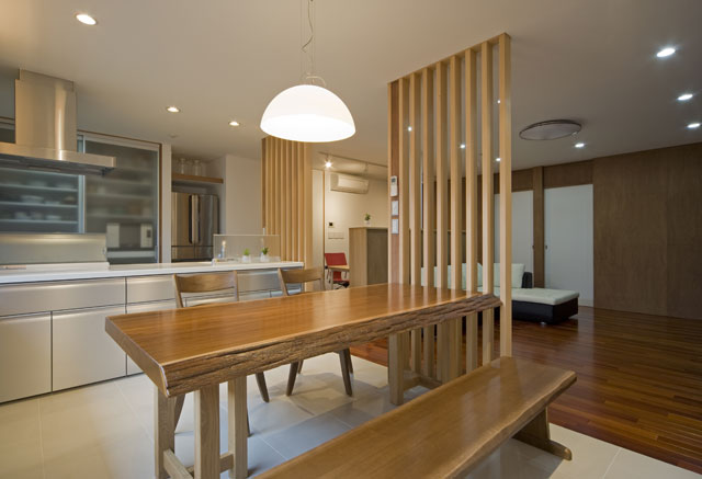 5人家族でも格子間仕切りで大空間を実現した間取り変更