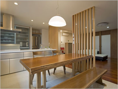 空間を調和する「格子間仕切りの家」