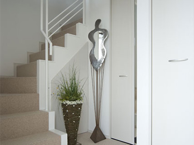 築50年、アートが映える2所帯住宅に