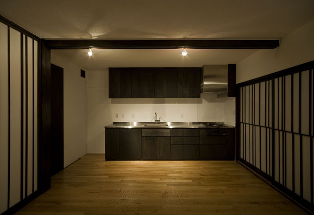 デザインの調和と使い勝手にこだわった造作キッチン