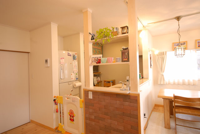 残った柱を有効活用　飾り棚として生まれ変わりました