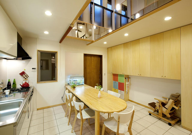 ＤＫより玄関を見る