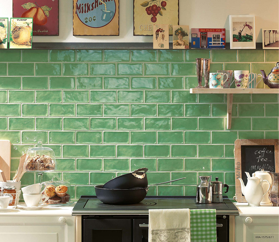 落ち着きある中に、遊び心の見えるカフェ風なサブウェイタイル